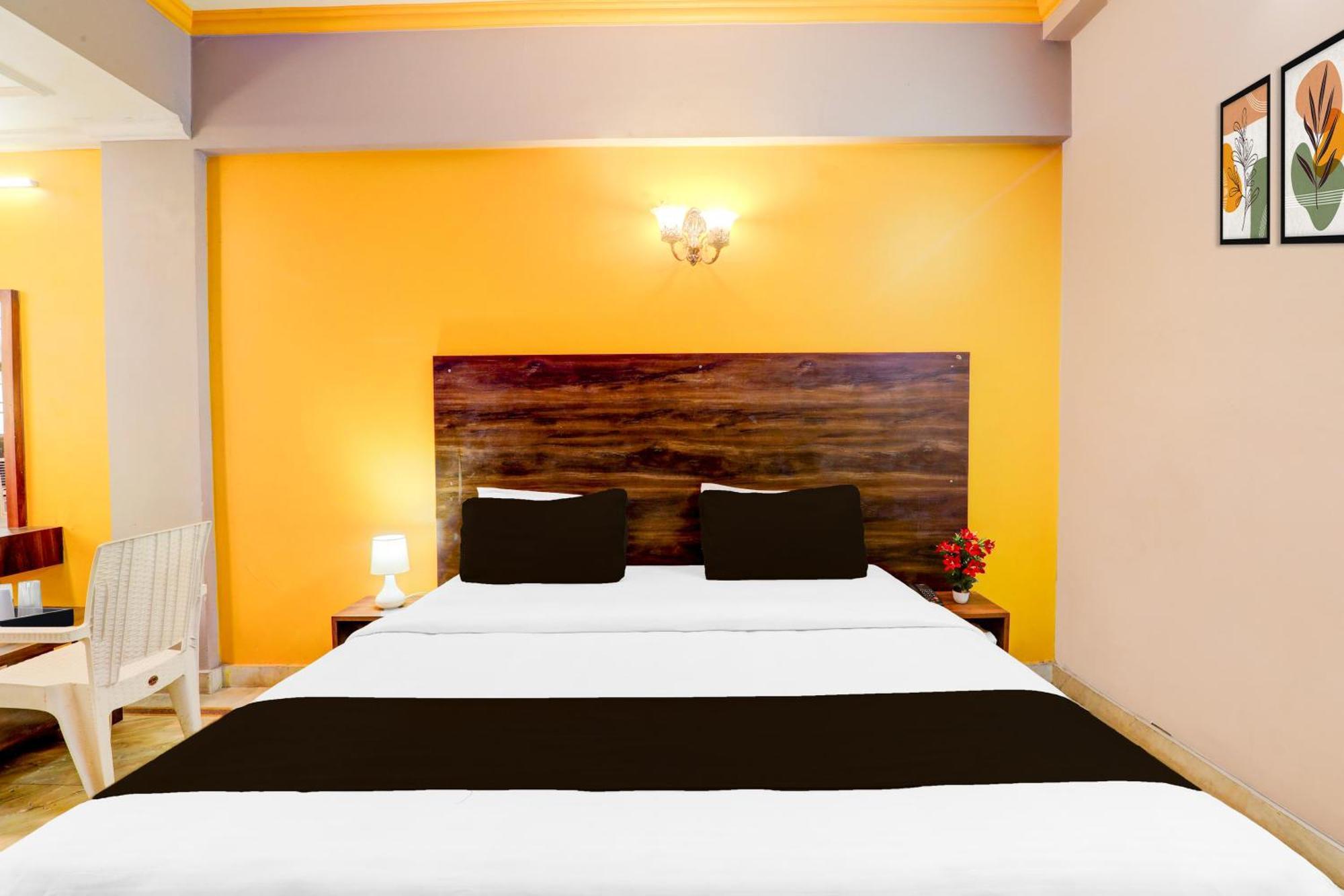 Super Hotel O Insaf Nagar Munshipuliya Formerly Vibrant Chinhat Экстерьер фото