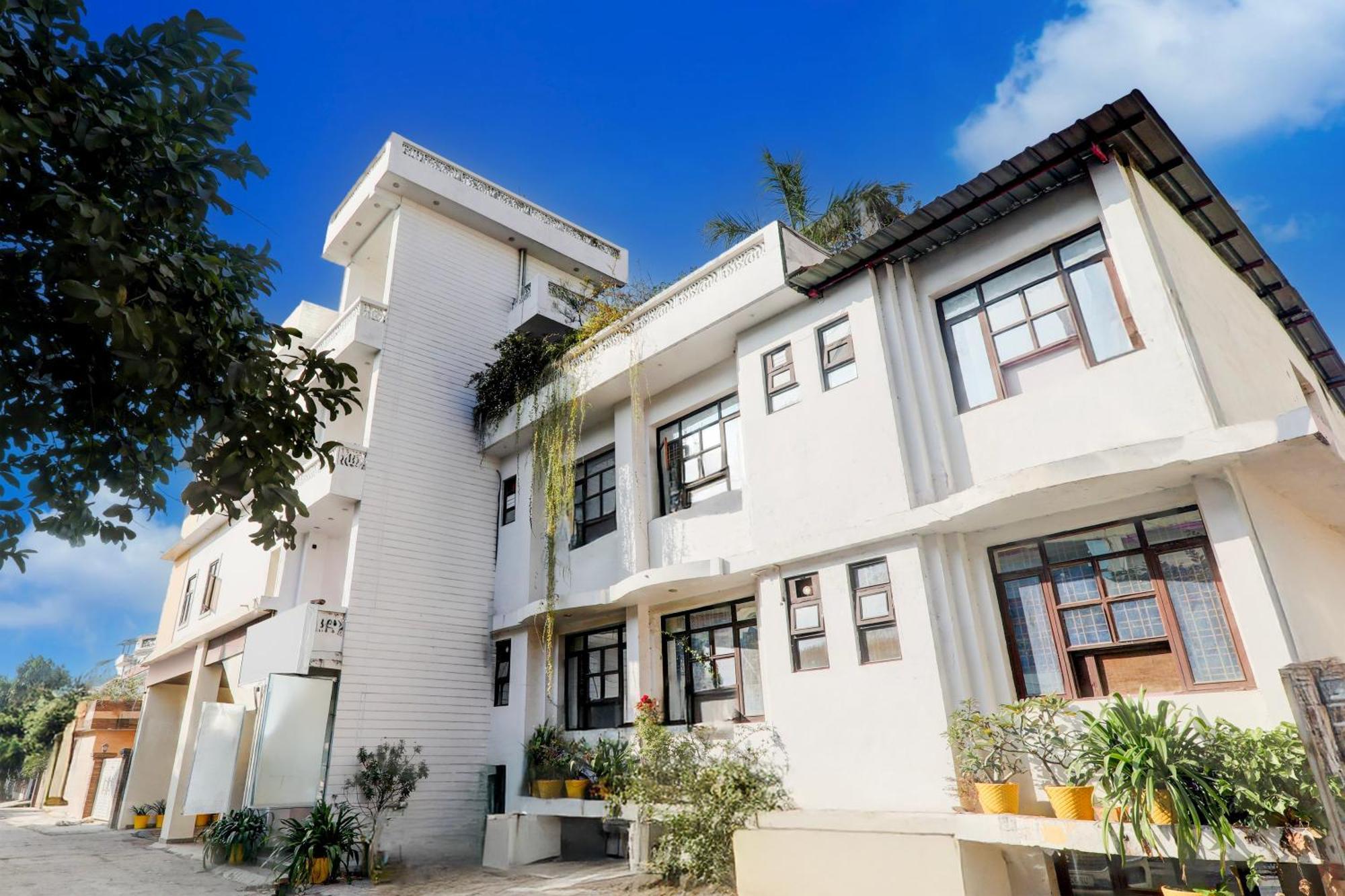 Super Hotel O Insaf Nagar Munshipuliya Formerly Vibrant Chinhat Экстерьер фото