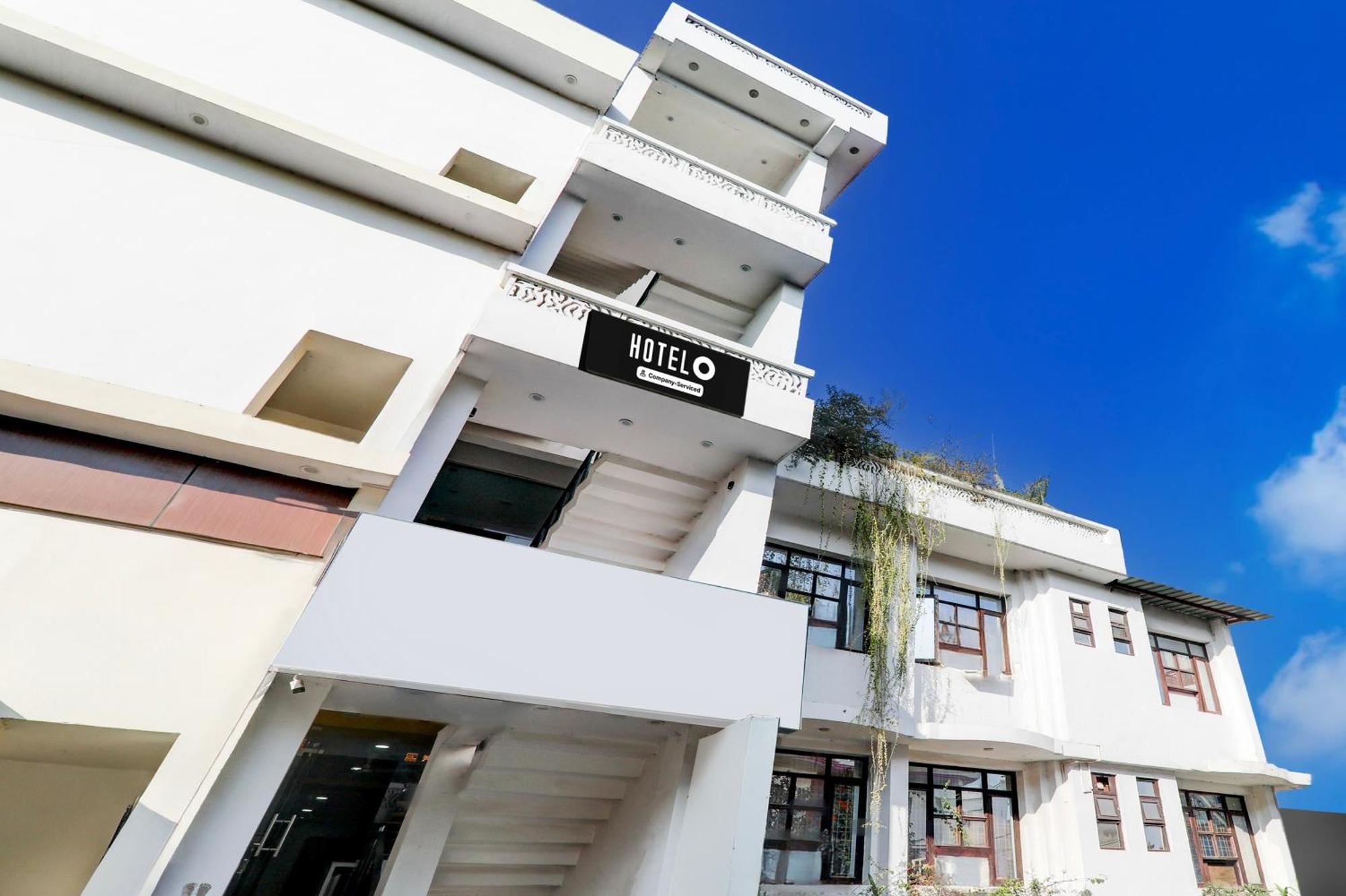 Super Hotel O Insaf Nagar Munshipuliya Formerly Vibrant Chinhat Экстерьер фото