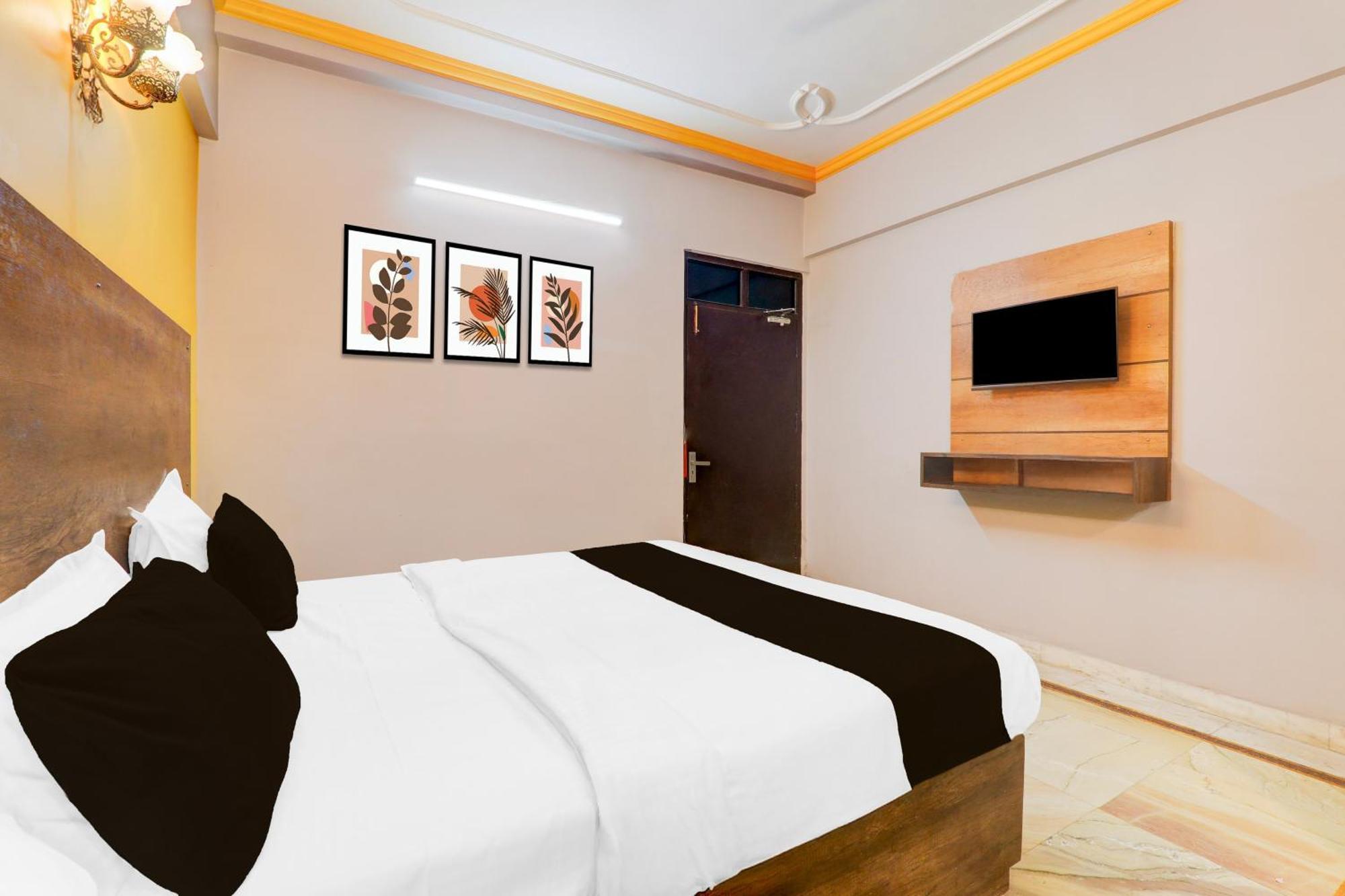 Super Hotel O Insaf Nagar Munshipuliya Formerly Vibrant Chinhat Экстерьер фото